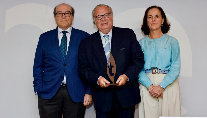 De izquierda a derecha: Antonio Tortosa, Adri�n G�mez y Marta Peraza
