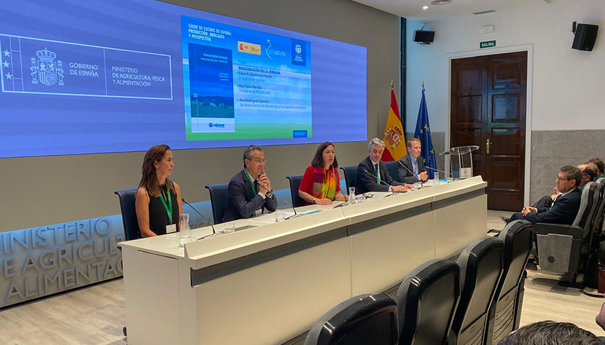 Presentaci�n de la jornada con la presencia (de izquierda a derecha) de Isabel Casas�s, Eduardo Baamonde, Ana Rodr�guez Casta�o...