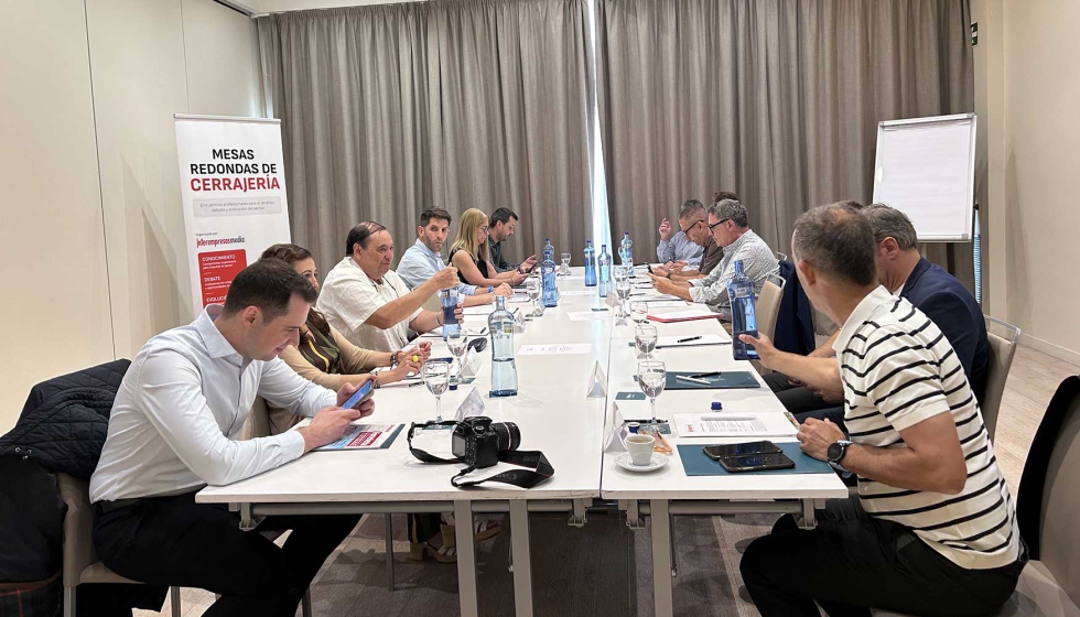 El Hotel Silken Ciudad de Vitoria volvi� a acoger, un a�o m�s, la mesa redonda de fabricantes de cerrajer�a