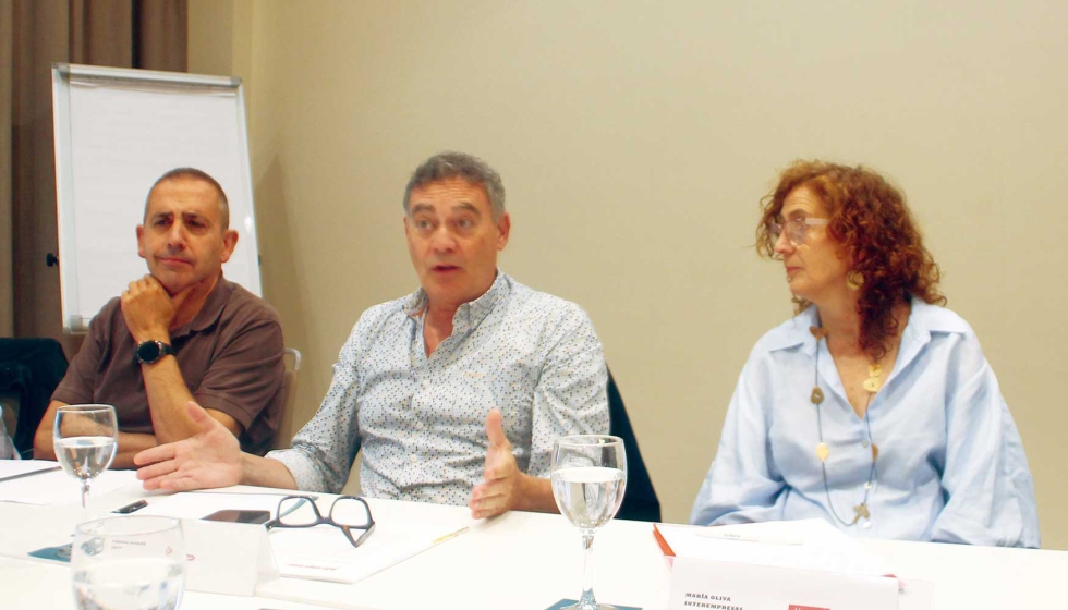 Santiago Rodr�guez (DOM-MCM), Amadeo Aguado (Silca) y Mar�a Oliva (Interempresas)