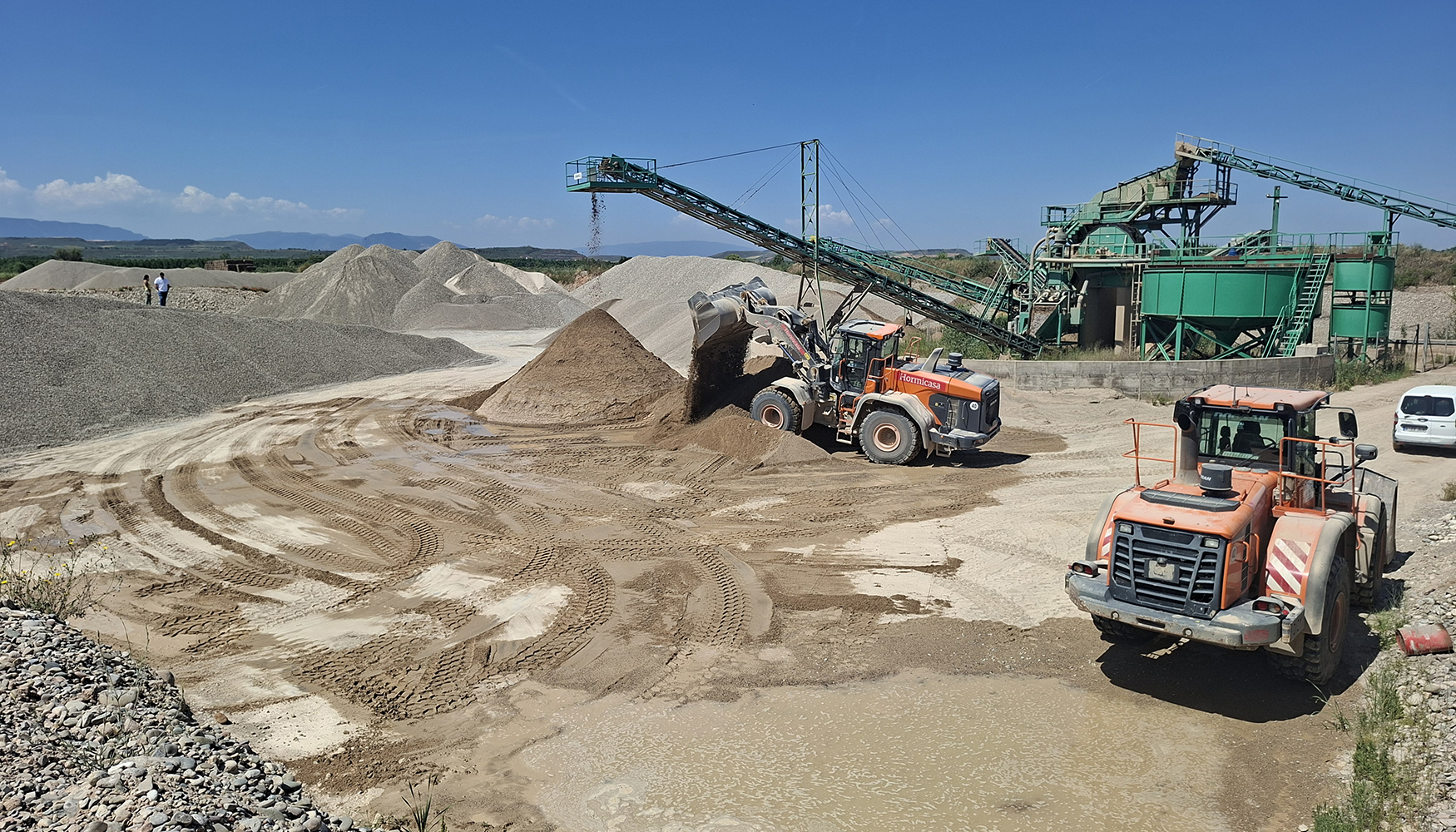 La Develon DL420-7 es la segunda cargadora de la marca adquirida por Hormicasa, tras la DL420-5