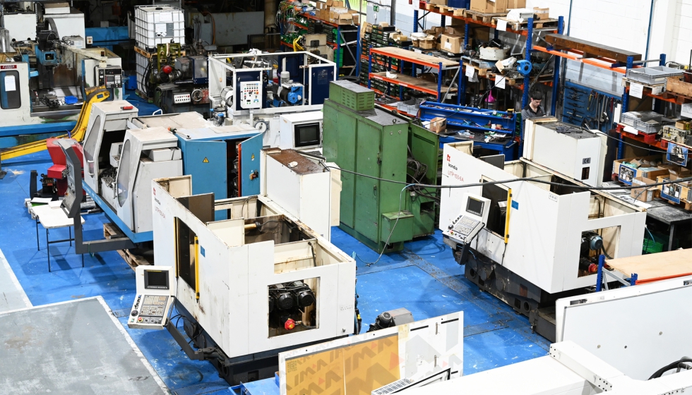 Taller de Berkoa con equipos en proceso de retrofitting industrial