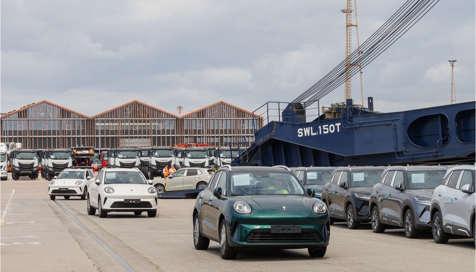Desembarco de veh�culos de GWM en las instalaciones de Setram del Port de Barcelona