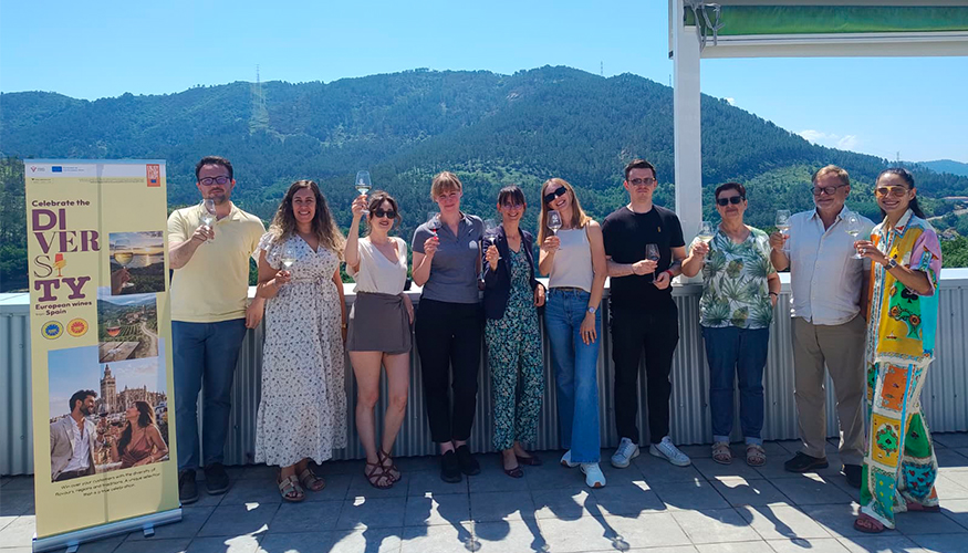 La delegaci�n estuvo formada por perfiles de referencia en el sector del vino en Suiza, entre ellos periodistas especializados, sumilleres...
