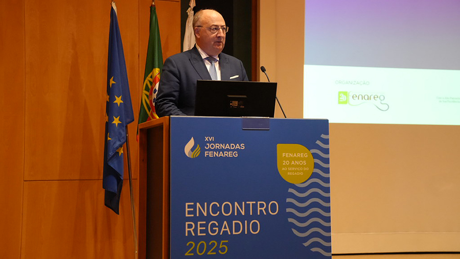 O ministro da Agricultura e Mar, Jos� Manuel Fernandes, na �ltima edi��o das Jornadas da FENAREG