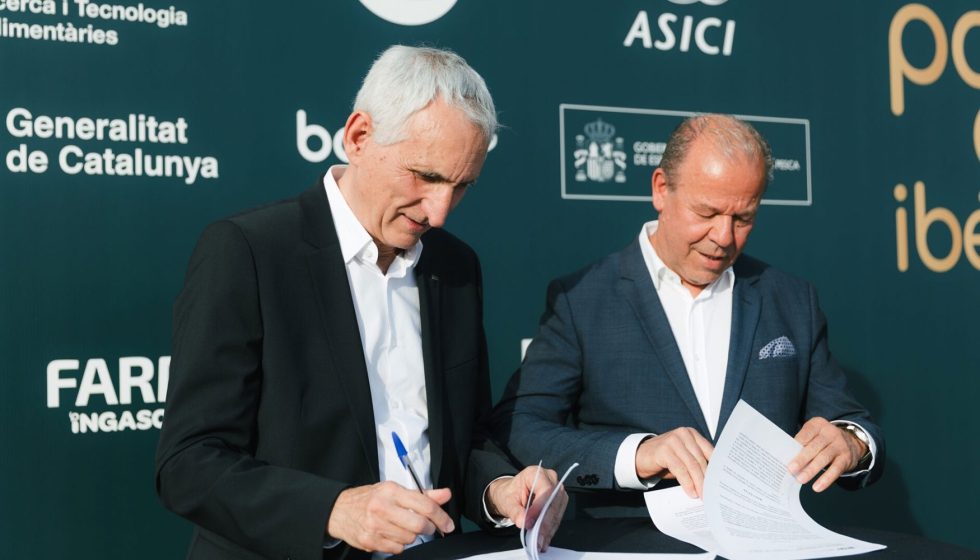 Firma del acuerdo entre Josep Usall, director general del IRTA, y David Neves, director de la FPAS