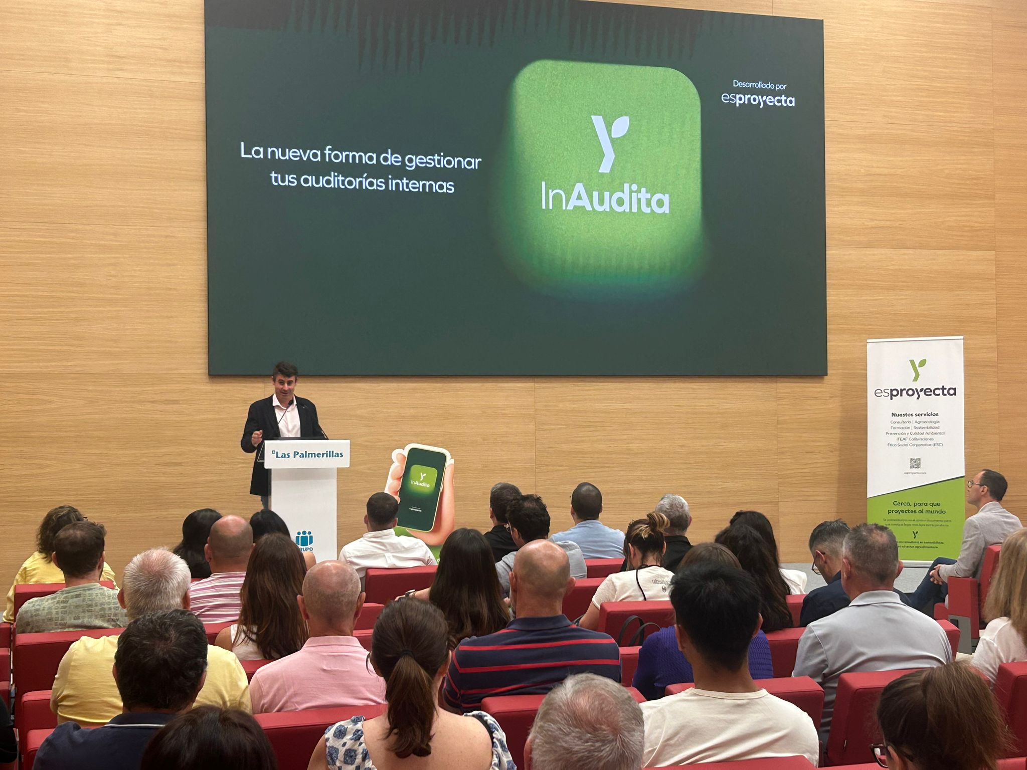 El gerente de Esproyecta, Francisco Guill�n, durante su intervenci�n en la presentaci�n de InAudita