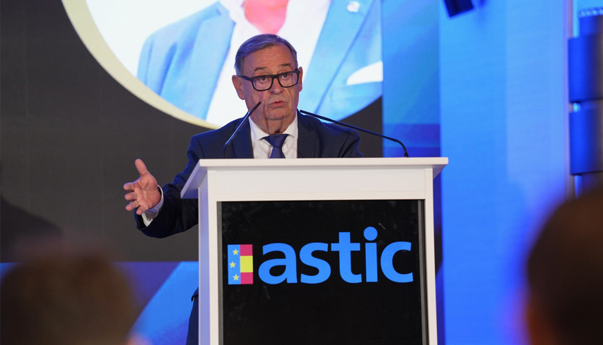 Jos� Luis Olivella asume la presidencia de ASTIC tras catorce a�os de mandato de Marcos Basante