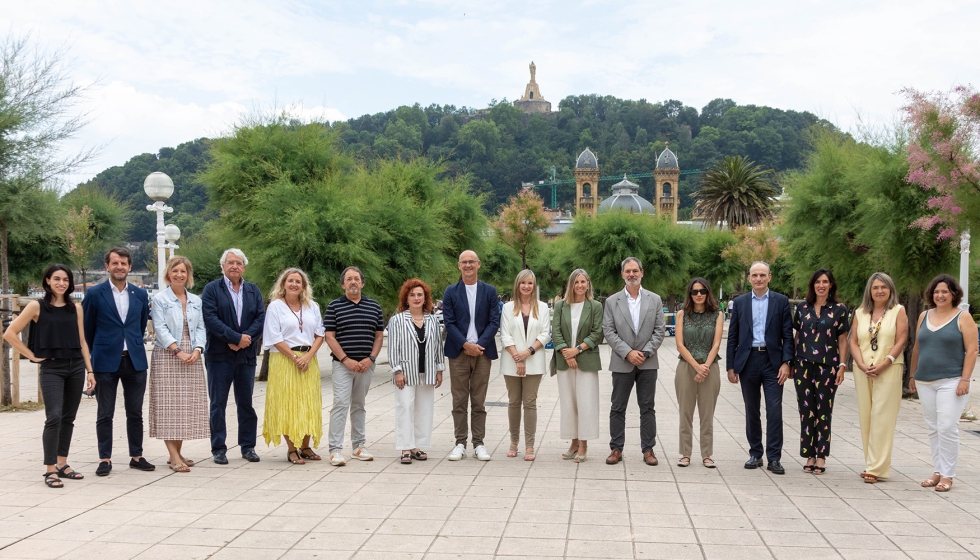 Representantes de las entidades colaboradoras participaron en la presentaci�n oficial del festival celebrada en Donostia...