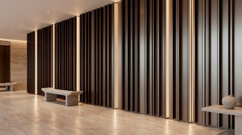 La serie E-170 de Extrual Sistemas de Arquitectura ofrece una soluci�n de recubrimiento de fachadas en aluminio que permita ordenar la envolvente...