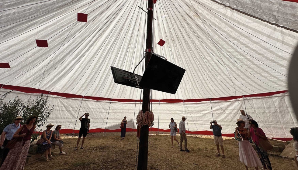 Interior del Circo pobre que es capaz de transformar un solar abandonado en un espacio comunitario
