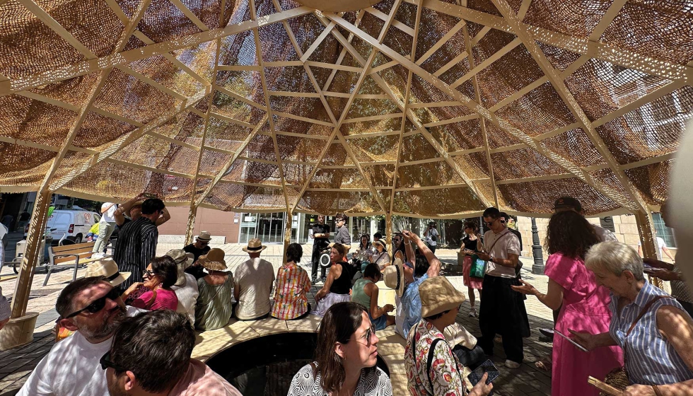 El pabell�n de Raumlabor expon�a un oasis urbano de bienestar en el entorno urbano
