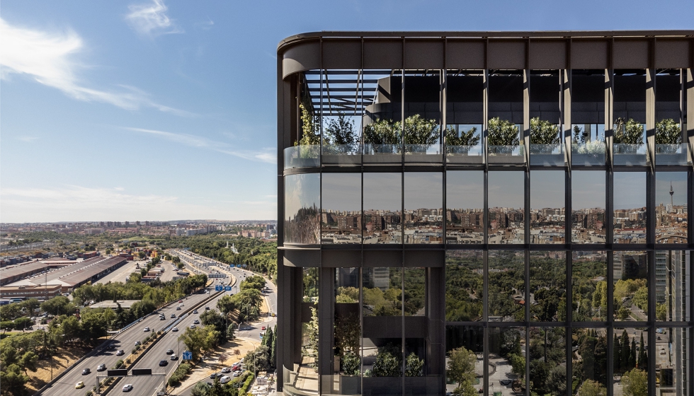 El edificio Faro se consolida como un edificio de catorce plantas y una superficie total de 21...