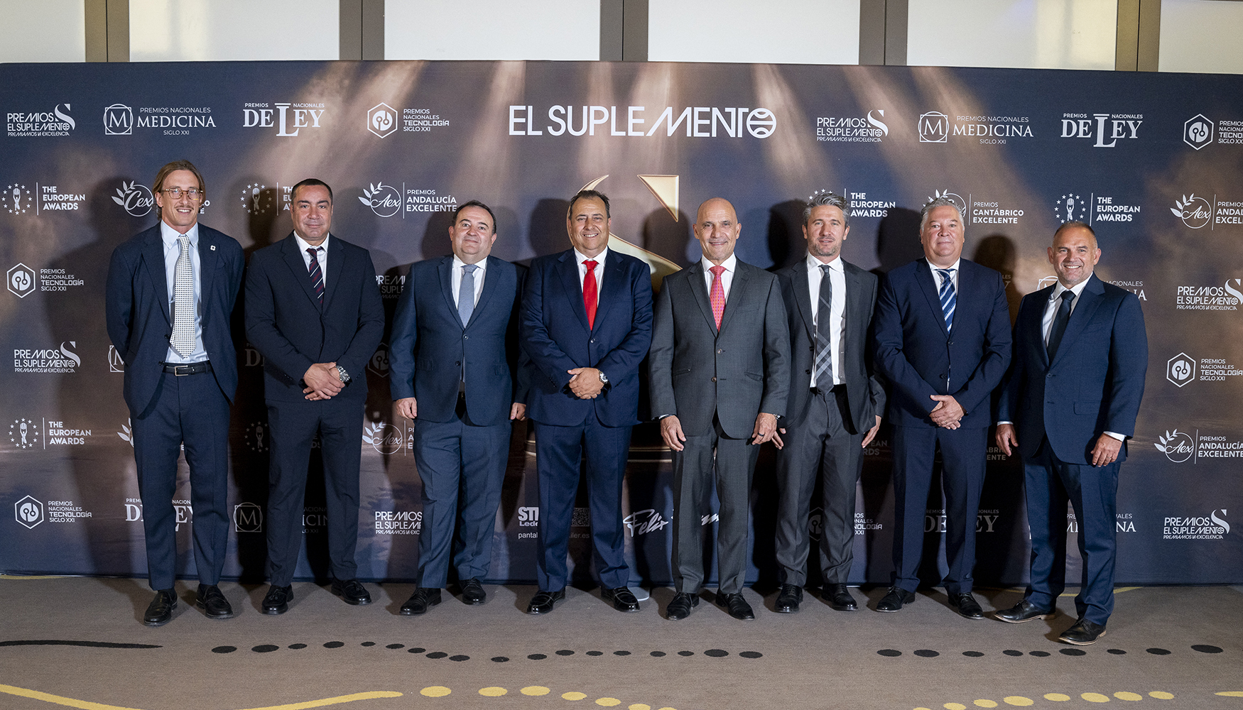El equipo directivo de Alayan Rentals Iberia en la gala de El Suplemento