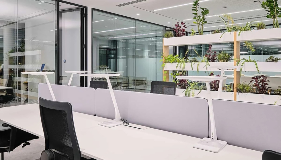 En la sede de Winterhalter Ib�rica, con m�s de cien puestos de trabajo, se incorpor� la luminaria de escritorio Bicult...