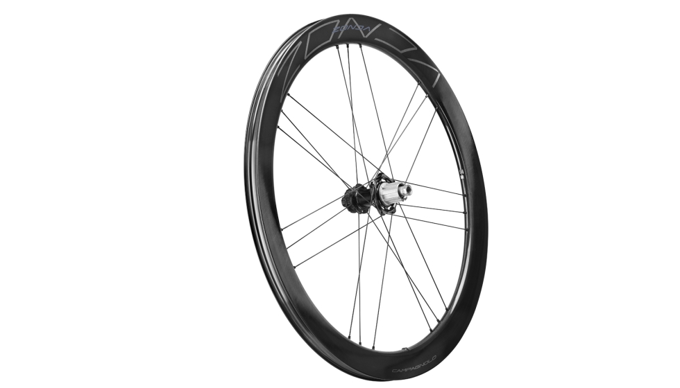 Las nuevas Zonda Carbon All Road se sit�an como la puerta de entrada a la gama de ruedas de carbono de Campagnolo