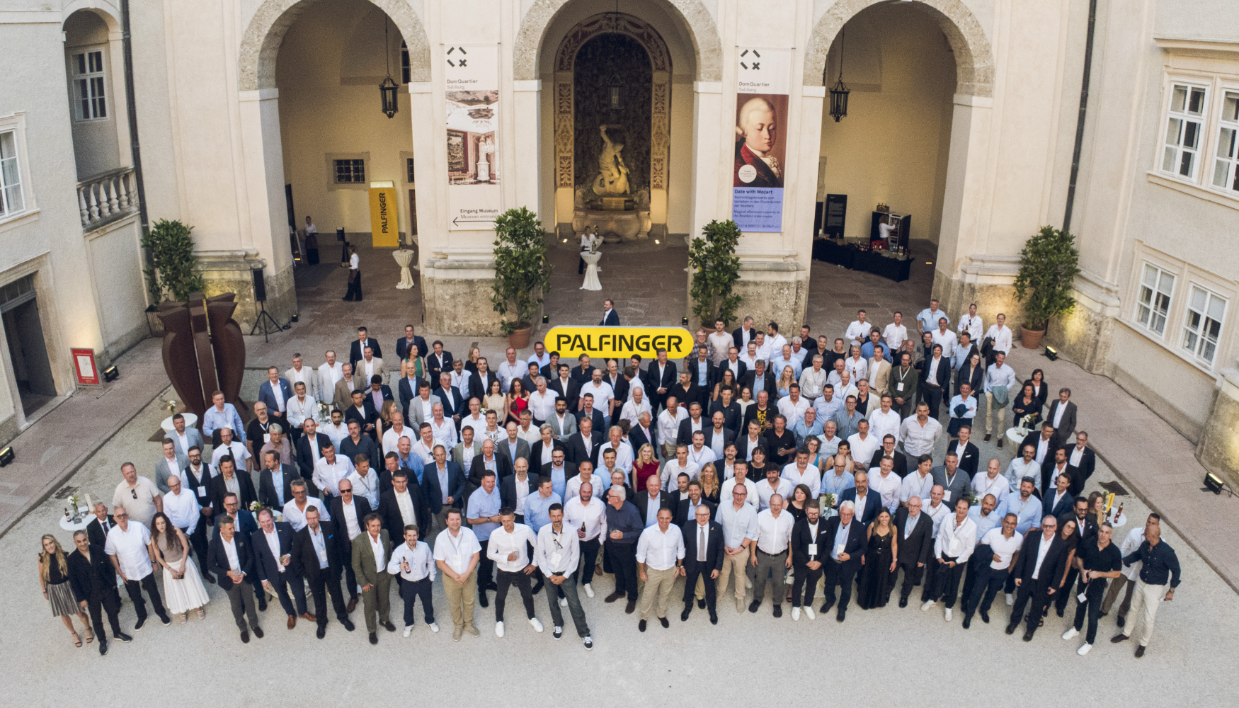 Foto de familia con los asistentes a la Conferencia de ventas y servicio de Palfinger EMEA 2026