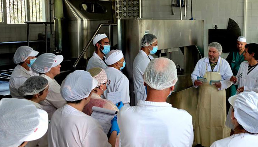 Un instante del curso �Afinado y optimizaci�n de quesos enzim�ticos� del Ifapa