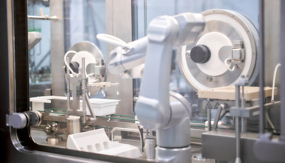 SynTiso combina tecnolog�a de aislador sin guantes y operaciones robotizadas para minimizar los riesgos de contaminaci�n en el llenado de...