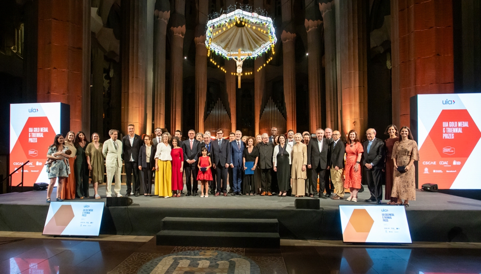 Foto de familia de los premiados durante la entrega de premios de la Uni�n Internacional de Arquitectos UIA, en el marco del Congreso Mundial 2026...