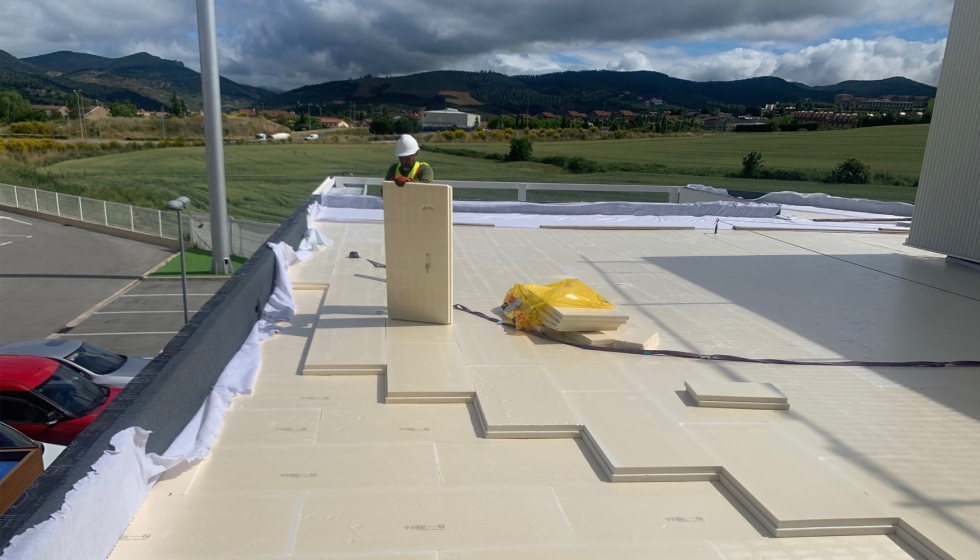 Instalaci�n de URSA XPS N III L en cubierta. Foto: Pedro Pegenaute/IDOM