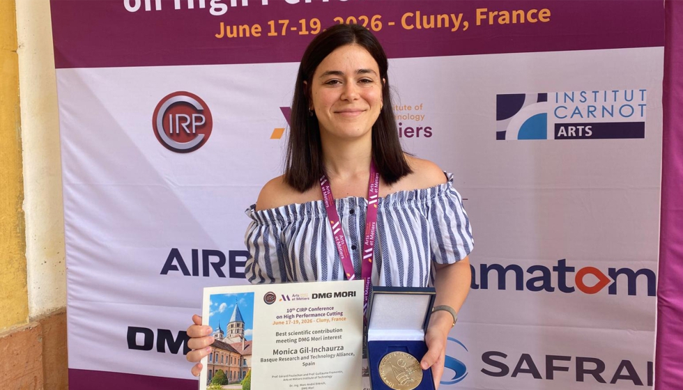 M�nica Gil-Inchaurza, que recibi� el premio a la mejor contribuci�n cient�fica en las l�neas de inter�s del fabricante DMG MORI...