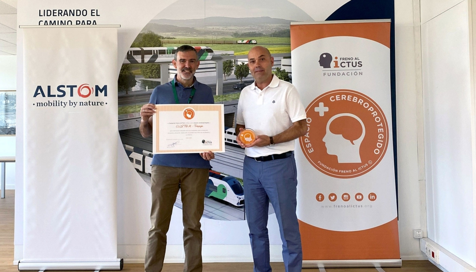 A la izq., Julio Agredano, presidente de la Fundaci�n Freno al Ictus, junto a I�aki Rojo, director general del centro de Alstom en Tr�paga...