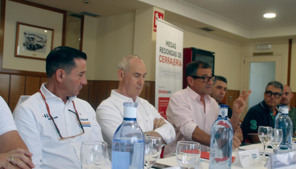 Momento del debate. Intervenci�n de Jual Luis Kaseb