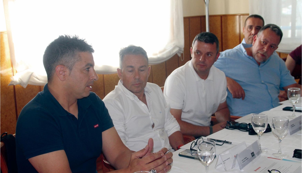 Momento del debate. Intervenci�n de Adr��n Mart�nez