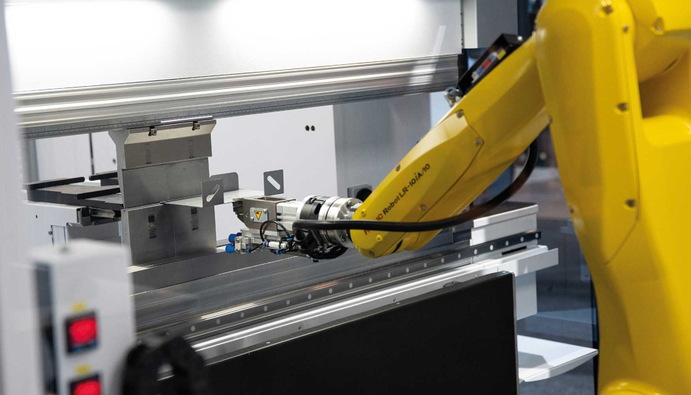 Ao reunir tecnologias como a automatiza��o, os sistemas de produ��o digital e a engenharia de precis�o...