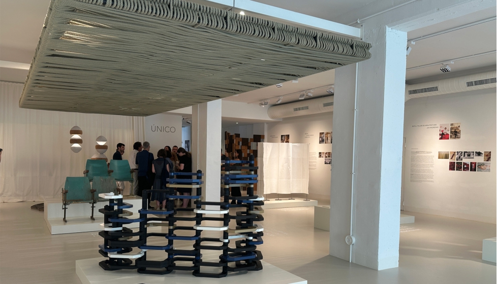 La p�rgola de RCR Arquitectes filtra la luz generando sombras imprevisibles durante el d�a