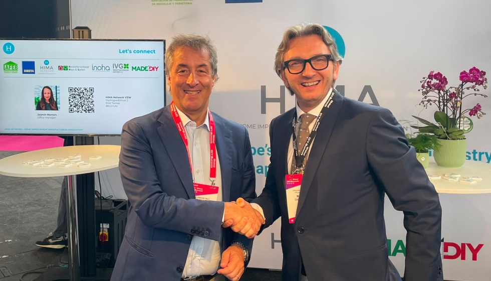Thomas Rosolia, director general de Koelnmesse Italia (izq.) y Marco Orlandelli, presidente de MADE4DIY