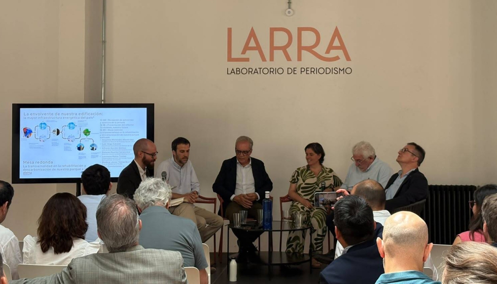 La jornada concluy� con el debate 'La transversalidad en la rehabilitaci�n y descarbonizaci�n de nuestro parque edificado'...