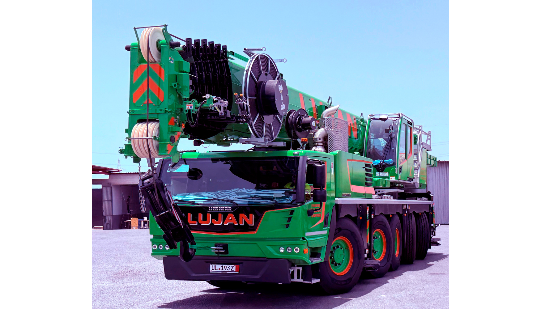 Transportes Luj�n adquiere la primera unidad de la gr�a m�vil Liebherr LTM 1150-5...