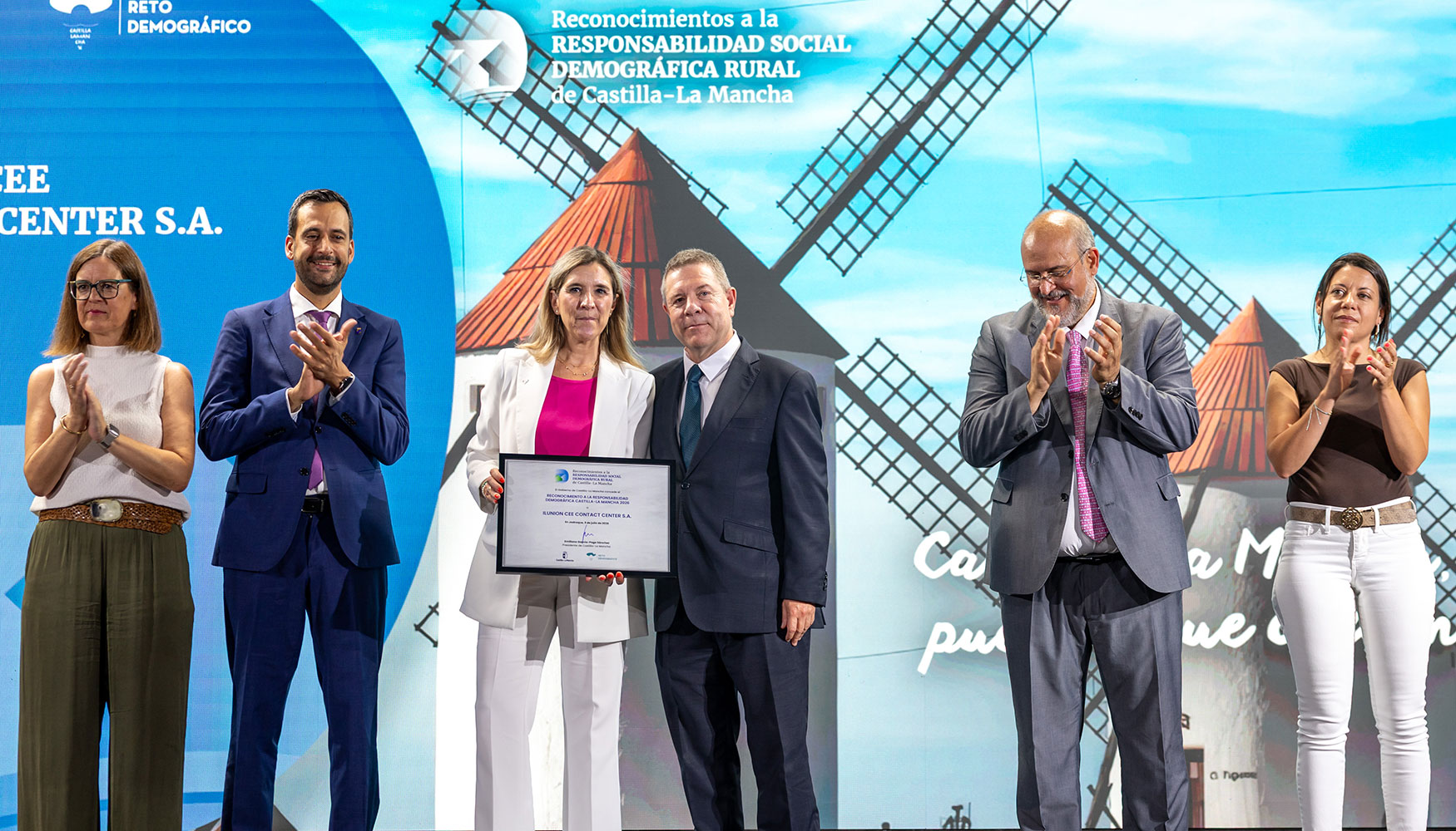 El galard�n fue recogido por la CEO-directora general de ILUNION Contact Center BPO, Susana S�nchez Herr�n...