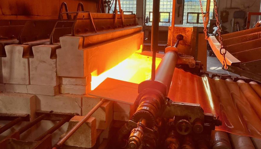 Fabricacio�n de vidrio impreso en el horno Volta