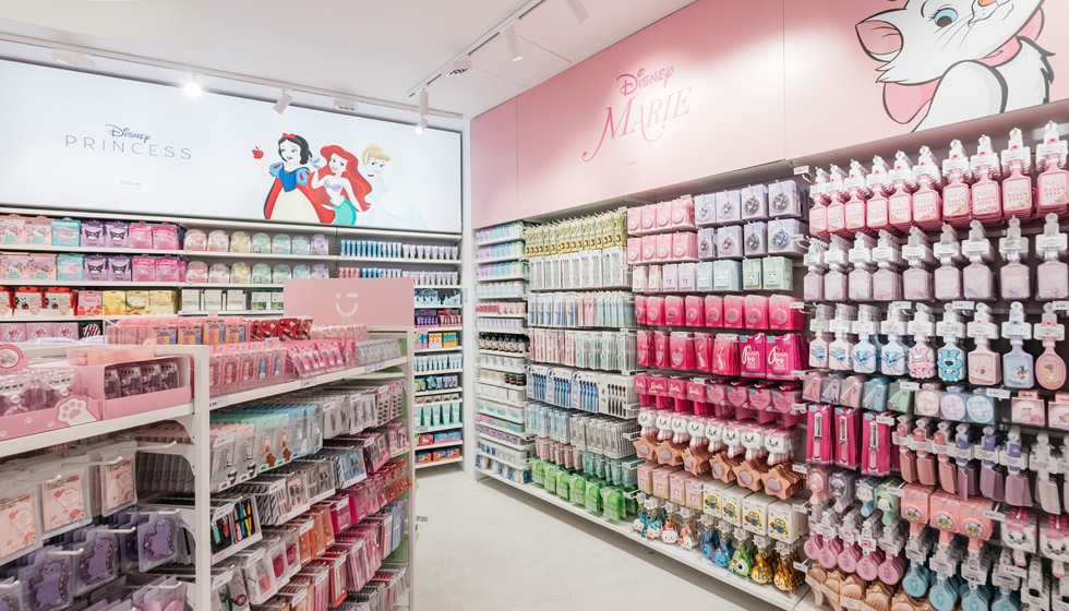Las licencias est�n presentes de forma transversal en pr�cticamente toda la oferta de Miniso...