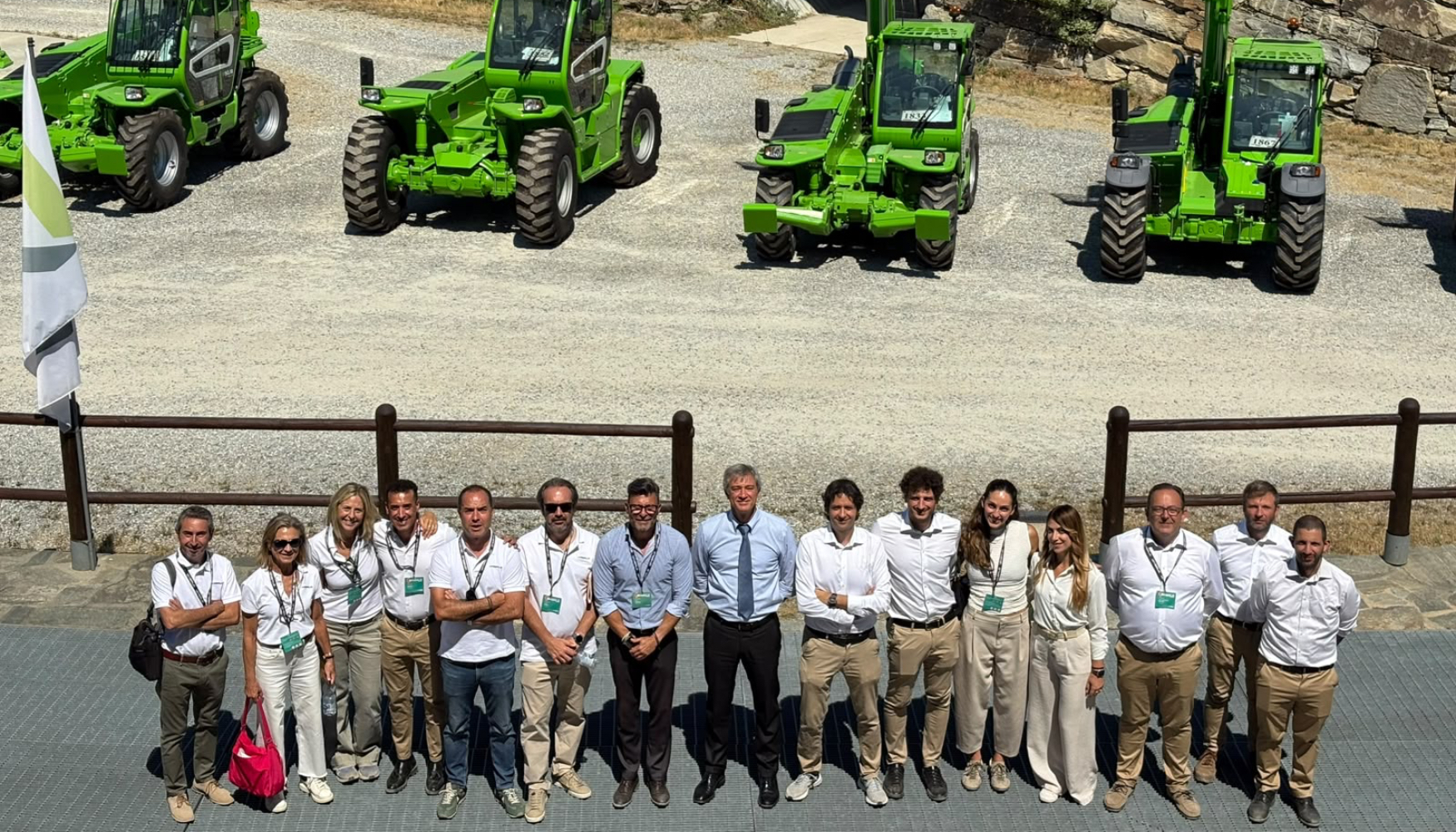 Foto de familia con el equipo Merlo y periodistas espa�oles en el Merlo Press Meeting Espa�a 2026