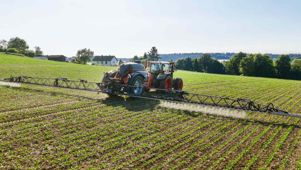 Frente a la detecci�n en tiempo real de SpotSpraying, PatchSpraying basa su funcionamiento en informaci�n obtenida previamente...