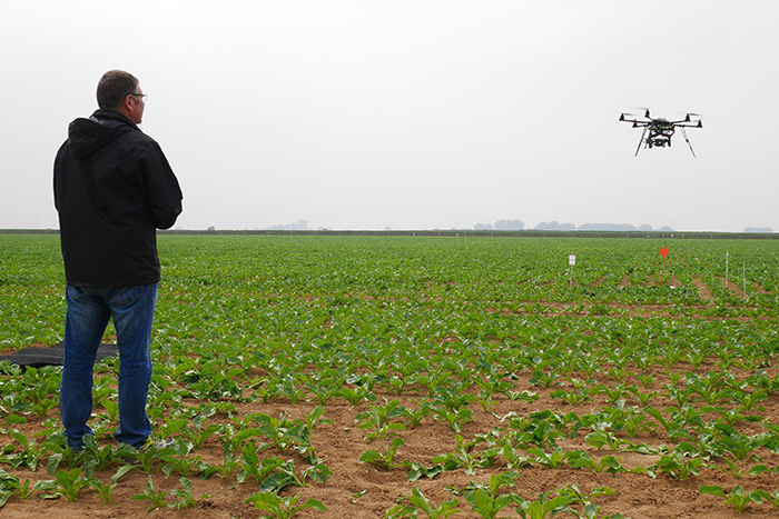 UPA recuerda que los drones permiten una aplicaci�n m�s localizada y de mayor precisi�n con menor volumen de producto de agua y menor gasto de...
