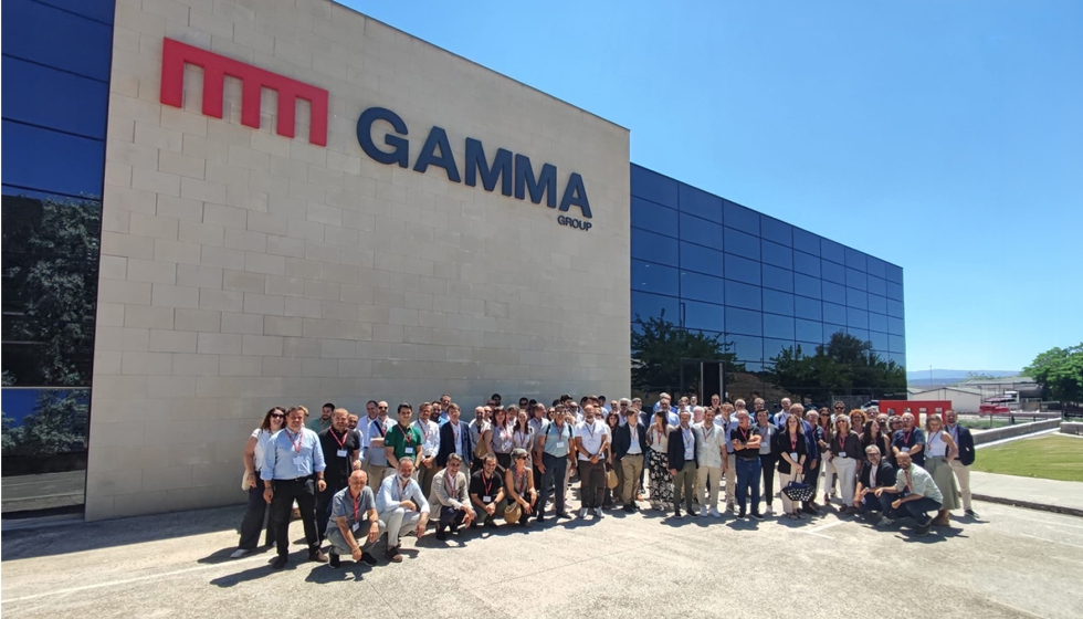 Foto de familia de los asistentes al Encuentro de la Distribuci�n con Gamma