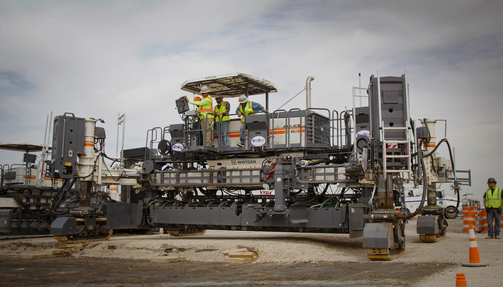 La extendedora de encofrado deslizante entre orugas SP 94i de Wirtgen cuenta con un equipo de hormigonado dise�ado espec�ficamente para satisfacer...