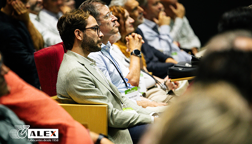 Jaime Asens, CEO de Ruedas Alex, y Jaime Asens de Ram�n, Export Area Manager, durante el Foro de Verano AFEB 2026