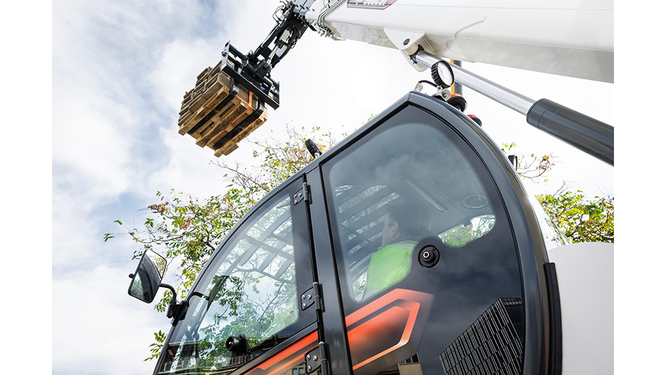 O manipulador telesc�pico Bobcat TR60.260 � um equipamento vers�til, com elevada capacidade de eleva��o e grande alcance...