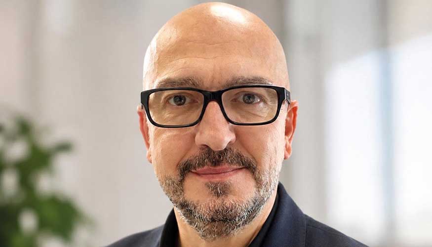 Daniel P�rez, Product Manager de la l�nea de Colocaci�n de Kerakoll
