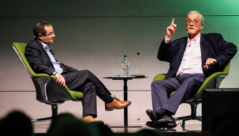 Xavier Mena, profesor de Esade y catedr�tico de Econom�a de la Universitat Ramon Llull (dcha...