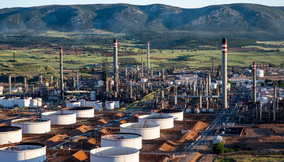 Refiner�a de Repsol en Puertollano