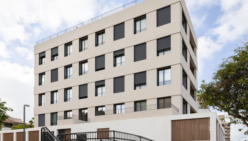 Sistemas ZIP Z-Box Secret de Bandalux instalados en un edificio de viviendas
