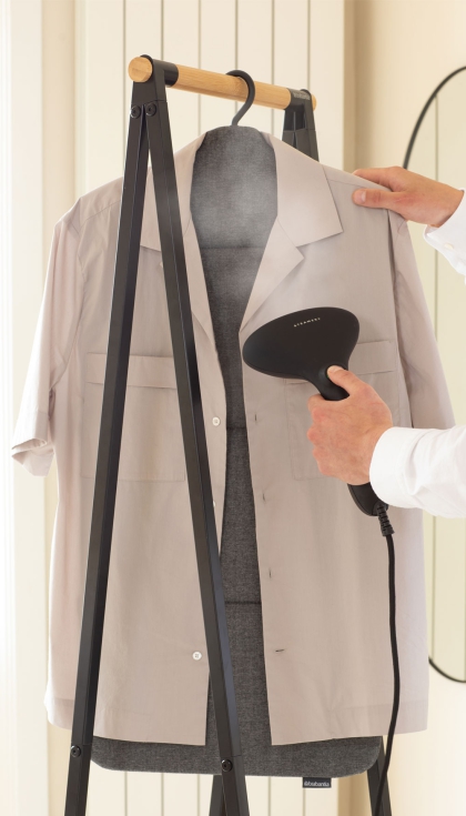 Tabla plegable para planchar verticalmente de la colecci�n Refresh & Stream de Brabantia