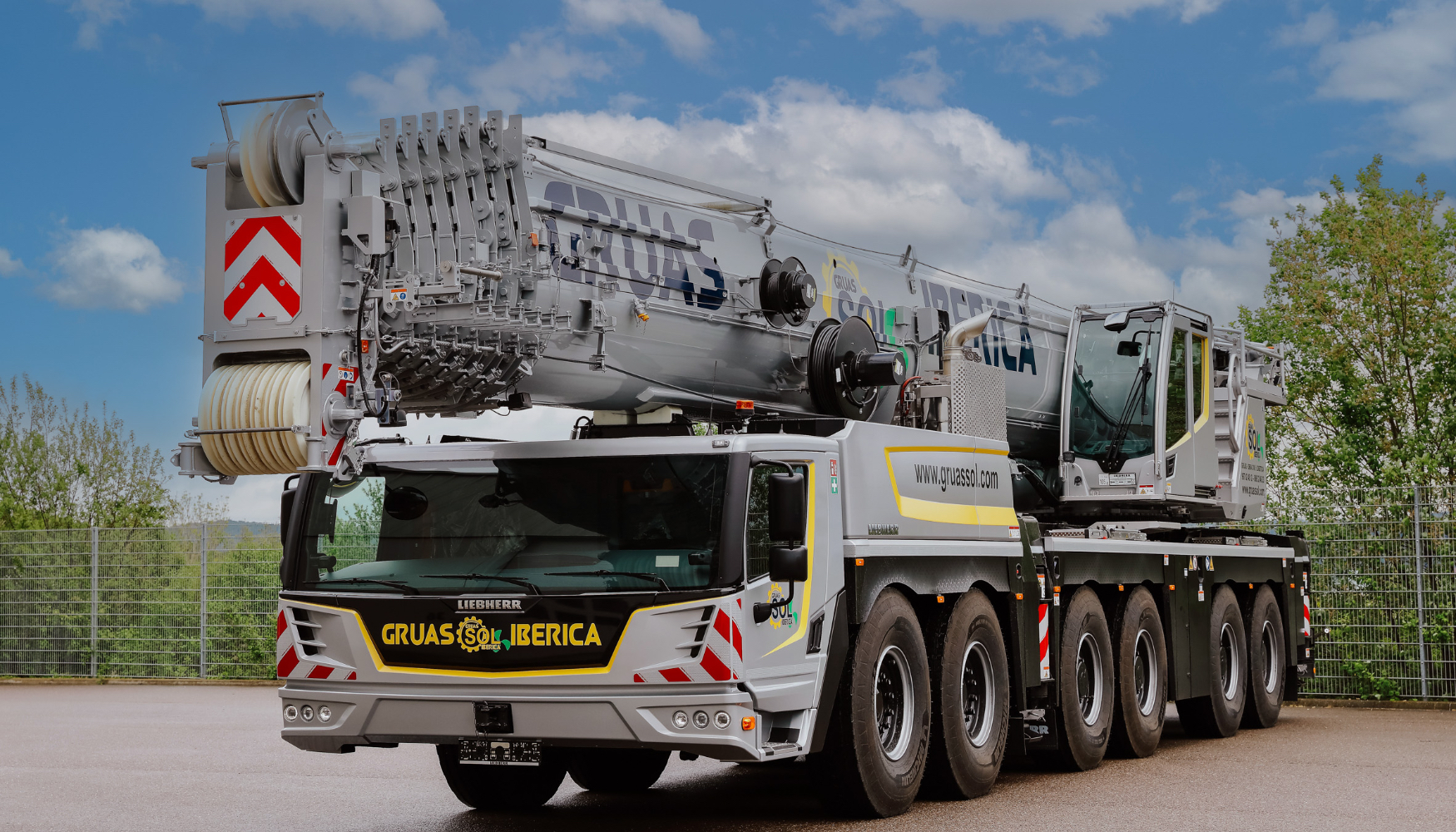 Gr�as Sol Ib�rica invierte en la primera gr�a m�vil nueva de su parque de maquinaria: Liebherr LTM 1300-6.4.